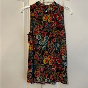 Loft Top  Size Medium